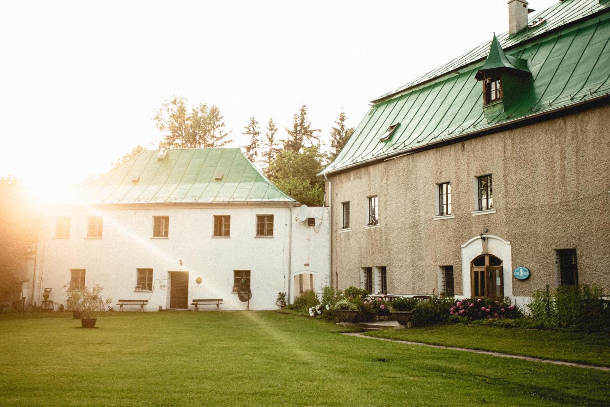 Lesny Dwor W Gorach Sowich Hotel Woliborz Exterior photo